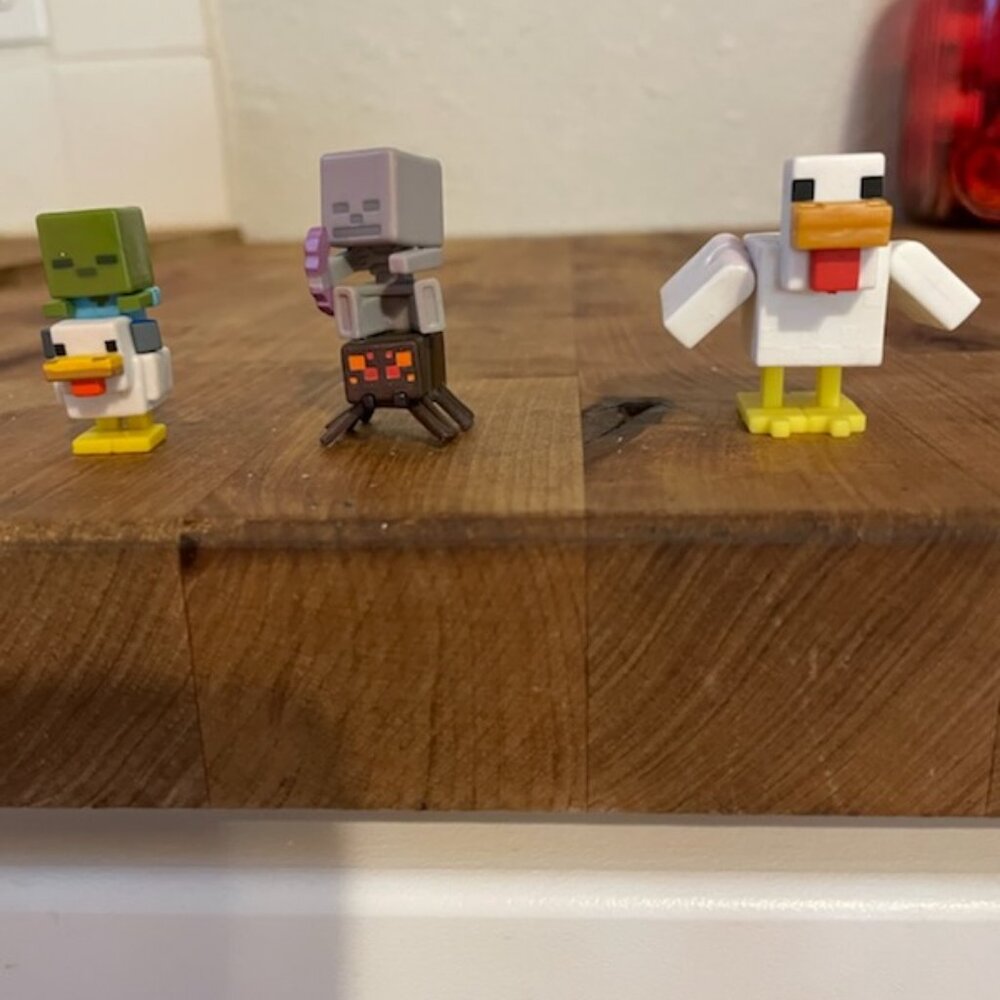 MINECRAFT 2 jockeys and 1 Overworld chicken (lot of 3)
